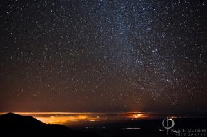 Hilo (L) and Pu�u O�o Volcano (R), Big Island, Hawaii / Nikon D3, 28mm, f/4, ISO3200, 50 seconds